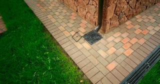 Отмостка вокруг дома цена за м2 работа - залить отмостку в Сестрорецке по выгодной стоимости от 1342 руб/м2